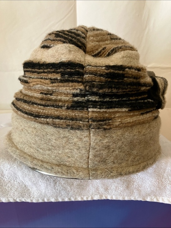 Bordoni Vintage  Beige & Black Women’s Wool Cloche Hat-Italy-Flower Accent